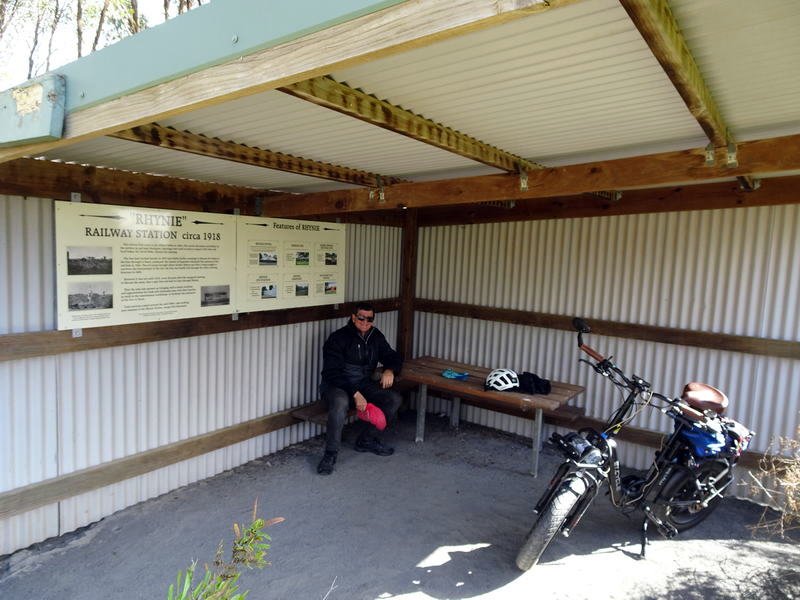 Rattler Rail Trail SA  Rhynie rest shelter