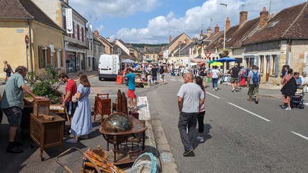 Voie Vezelay - Prémery market day