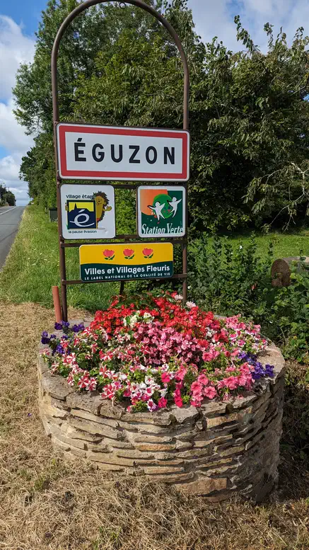 Voie Vezelay - EGUZON sign